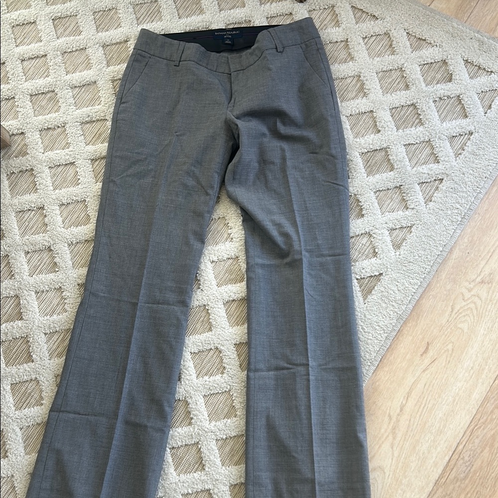 Banana Republic Gray Women's Dress Pants - Straight Leg